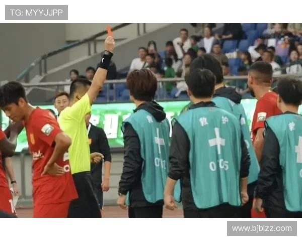 李镇全赛后疑中英骂米特里策